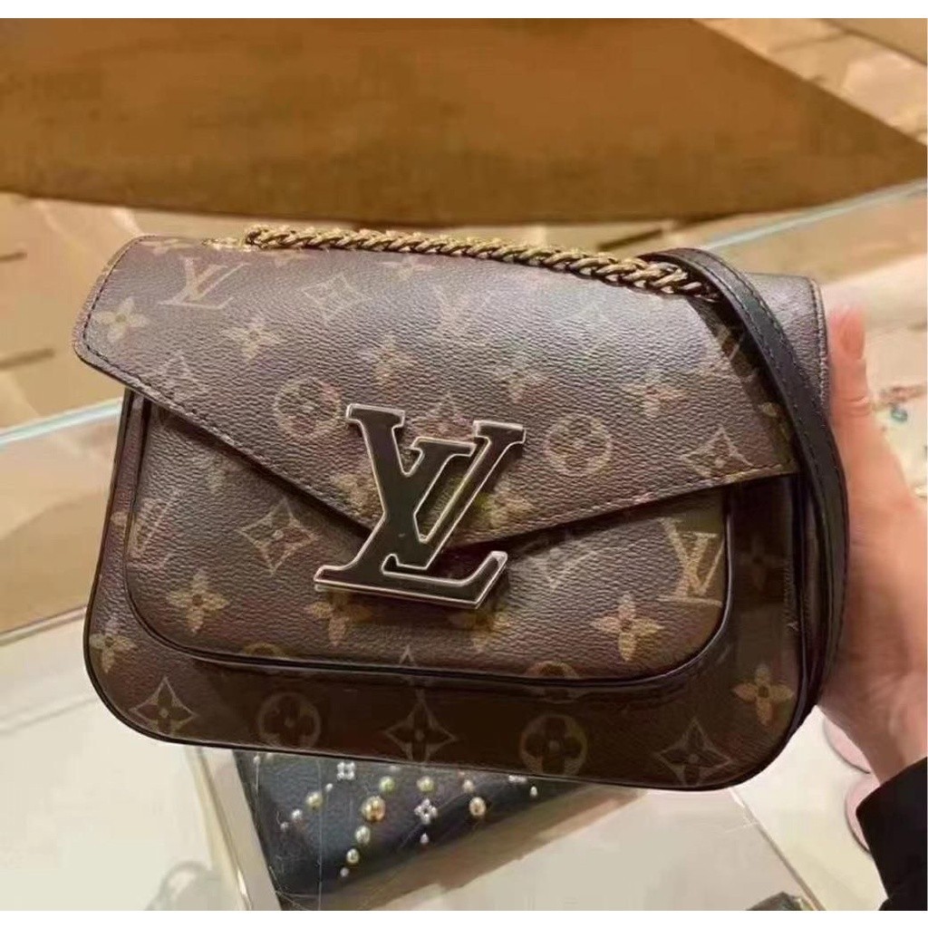 LV หลุยส์ วิตตอง M45592 Passy กระเป๋าสะพายสไตล์ใหม่กระเป๋าสะพายข้างกระเป๋าสะพายข้างโลโก้ตัวอักษรล็อค