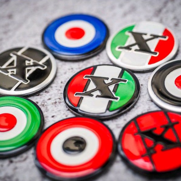 ใหม่!! เพลทโลหะ กลม Lambretta X และ Mods สวย เท่ โดนใจชาว แลมเบร็ตต้า ติดตั้งง่ายตรงไหนก็เด่น มีเทป 3 m ในชุด : Pocenti