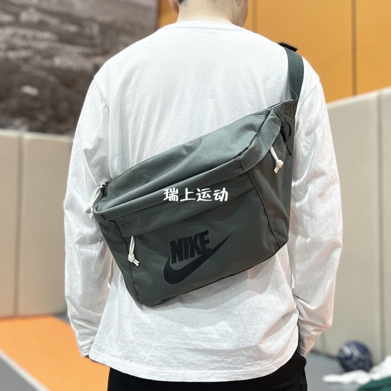 ✻❀☜ของแท้ Nike/Nike Casual Sports Cross-Body กระเป๋าคาดหน้าอกและกระเป๋าคาดเอวสำหรับผู้ชายและผู้หญิงส