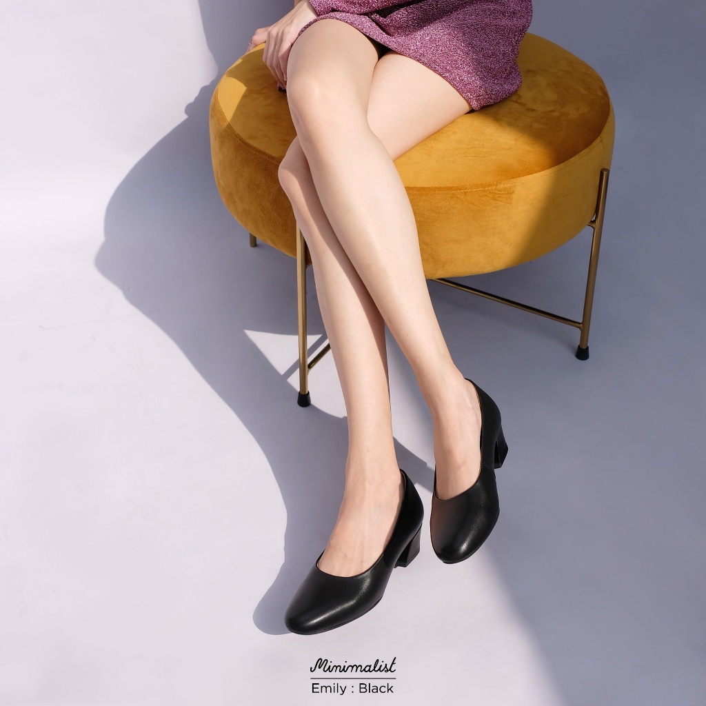 𝐌𝐈𝐍𝐈𝐌𝐀𝐋𝐈𝐒𝐓 รองเท้าหนังแกะ รุ่น Emily (black) สูง 1.5 นิ้ว หน้าเท้ากว้างใส่ได้สบาย ทรงสวย ถูกระเบียบ