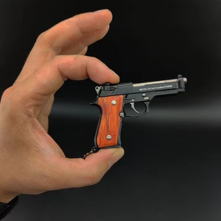 🔥พวงกุญแจ PlayerUnknown Survival กินไก่ Beretta92พวงกุญแจสามารถย่อยสลายได้แบบคงที่จี้ของขวัญของเล่นเด็ก DIY
