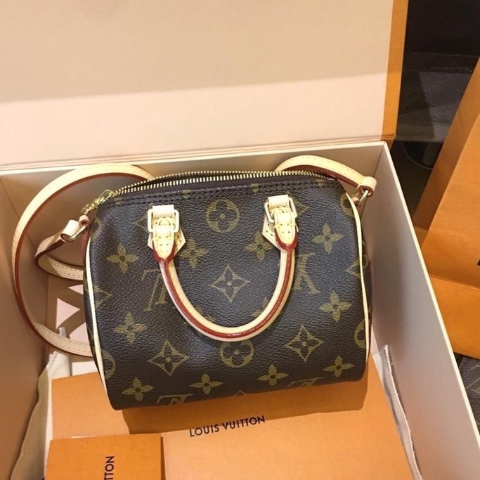 LV หลุยส์ วิตตอง M61252 Nano Speedy Mini mini pillow bag กระเป๋าถือ กระเป๋าสะพายข้าง