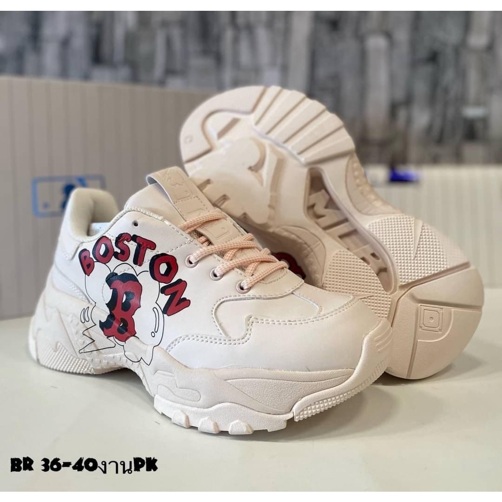 ﹊รองเท้าผ้าใบ MLB BOSTON สีขาว คอลใหม่! บอกได้เลยว่าน่ารักมาก แล้วทรงรองเท้าคือดีงามมาก ทรงฮิตแบ้วโดนใจพลาดไม่ได้แล้ว!!