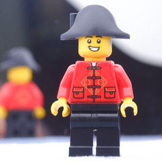 LEGO Red Tang Shirt Pirate Hat Chinese Town &amp; City