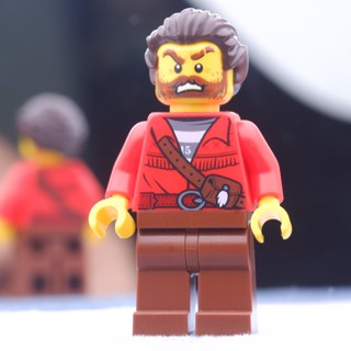 LEGO Mountain Crook Red Shirt Police Town &amp; City