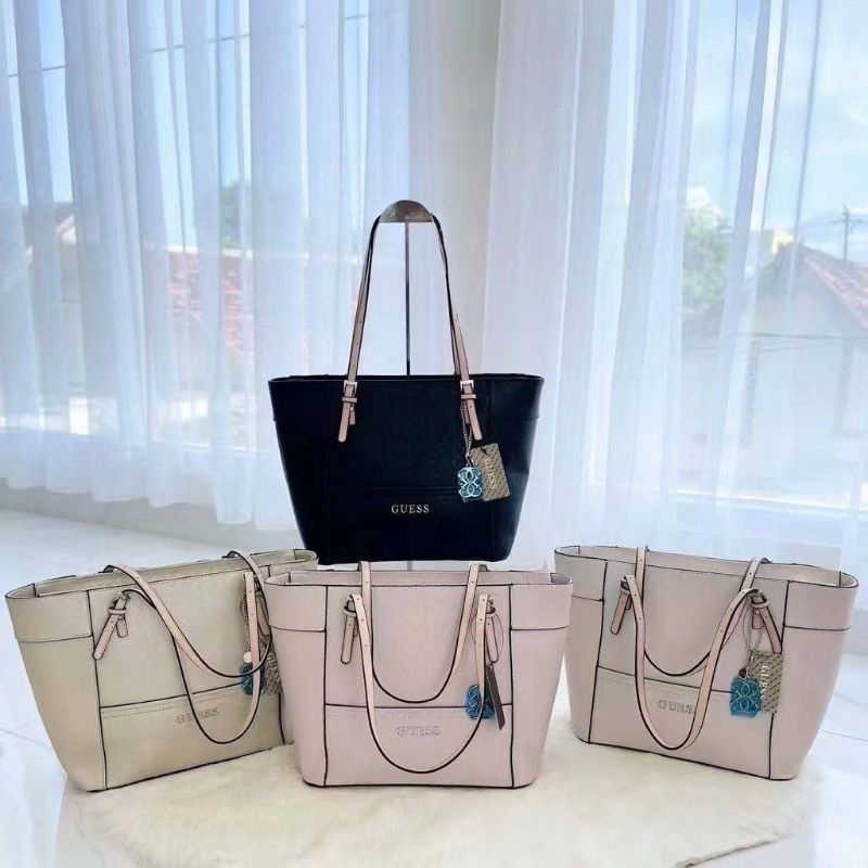 กระเป๋าเกรส Guess ทรงช้อปปิ้ง (ก63)