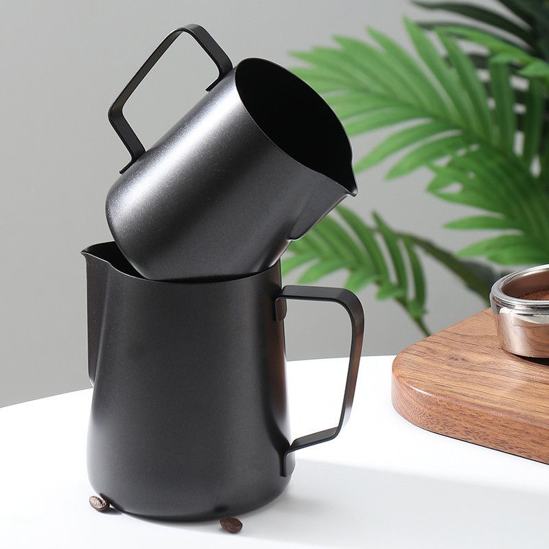 CoupleCoffee เหยือกตีฟองนม สีดำด้าน 350ml 600ml Teflon milk pitcher เหยือกนมลาเต้อาร์ท