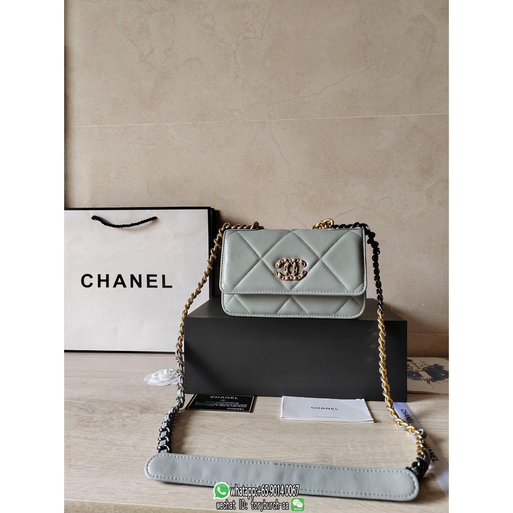 Chanel 19 WOC sling crossbody flap messenger socialite influencer banquet clutch long wallet purse