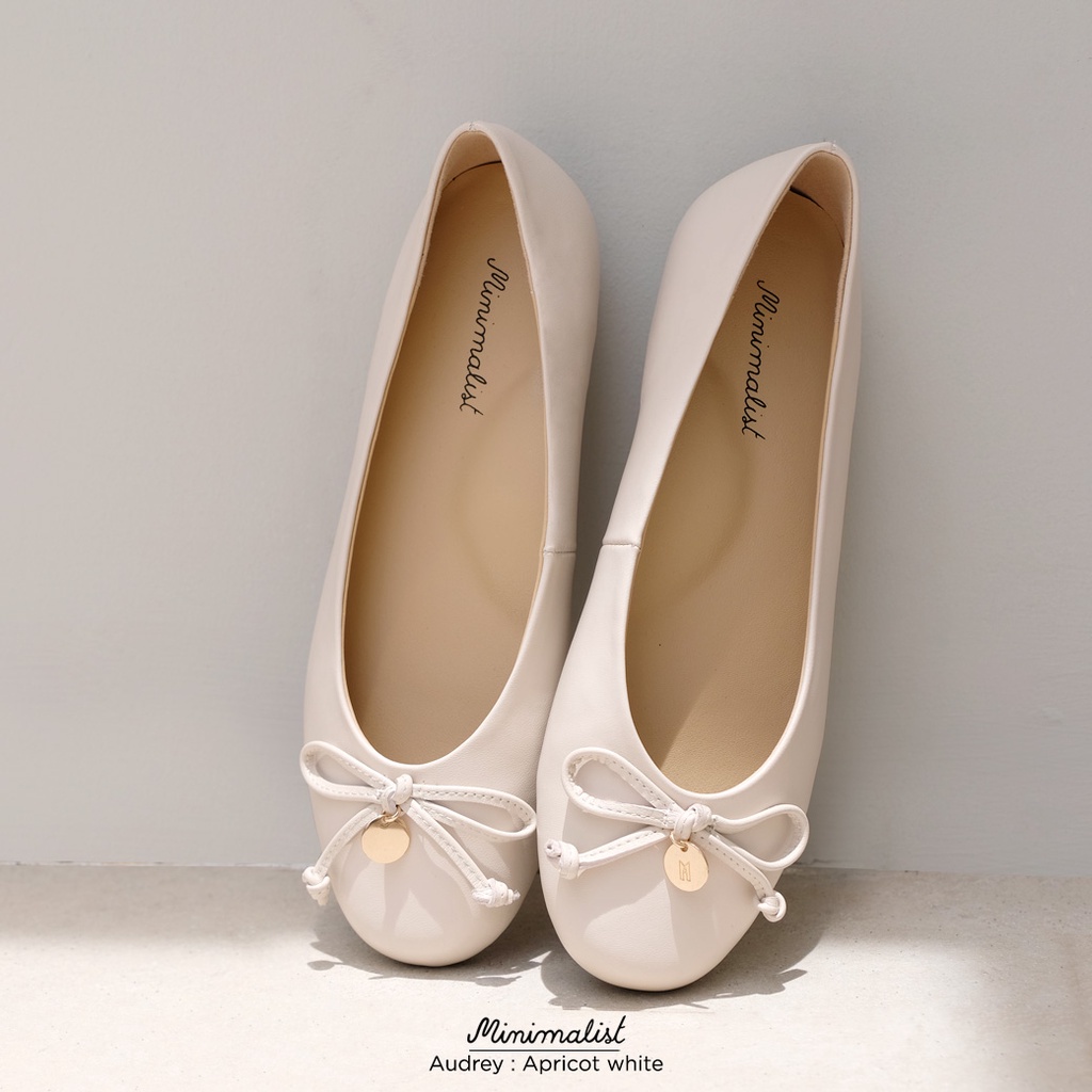 𝐌𝐈𝐍𝐈𝐌𝐀𝐋𝐈𝐒𝐓 รองเท้าหนังแกะ รุ่น Audrey (apricot white) หน้าเท้ากว้าง พื้นไม่บาง