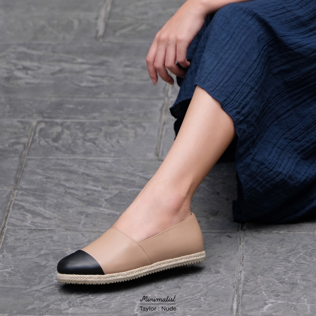 𝐌𝐈𝐍𝐈𝐌𝐀𝐋𝐈𝐒𝐓 รองเท้าหนังแกะ รุ่น Taylor (Nude) พื้นหนานุ่ม ลดปัญหารองช้ำ หน้าเท้ากว้างใส่ได้สบาย
