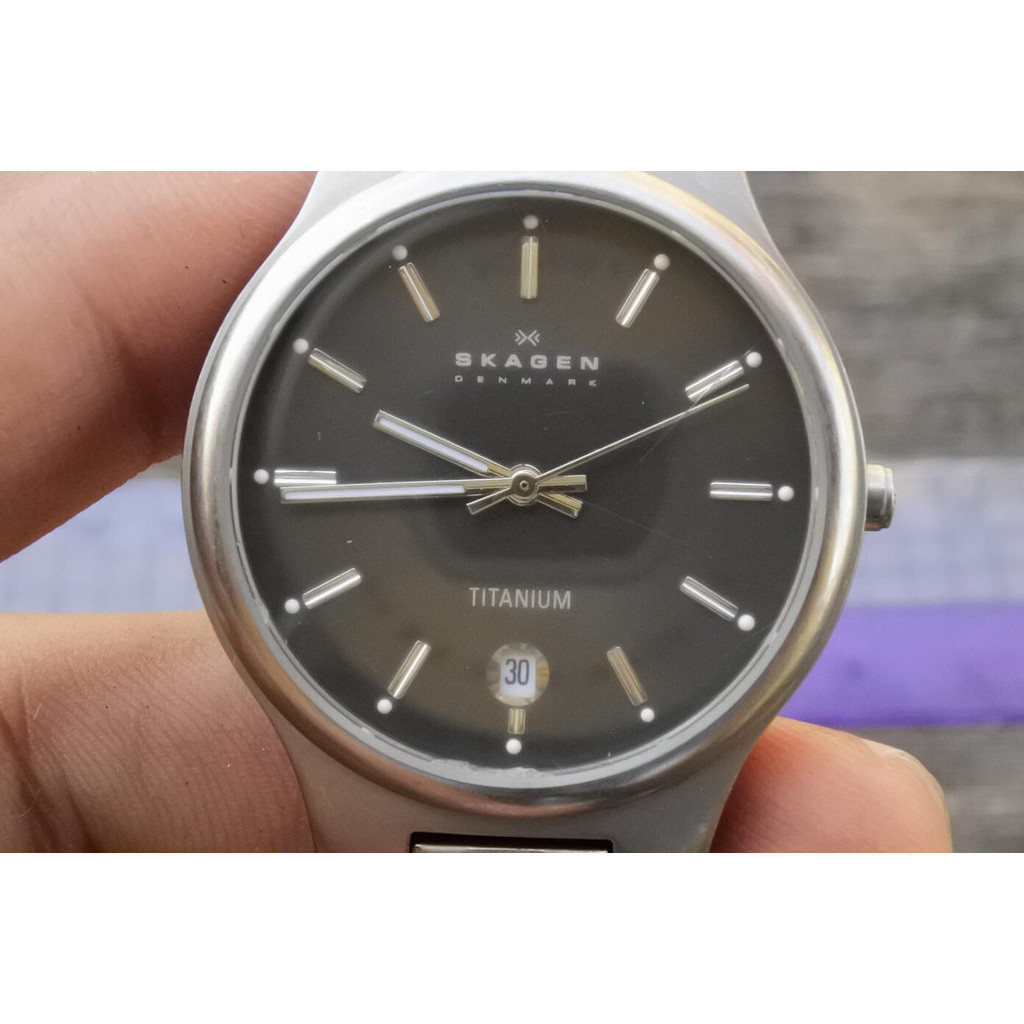 นาฬิกา Vintage มือสองญี่ปุ่น Skagen Denmark Titanium Body หน้าดำ ผู้ชาย ทรงกลม ระบบ Quartz ขนาด38mm ใช้งานได้ปกติ
