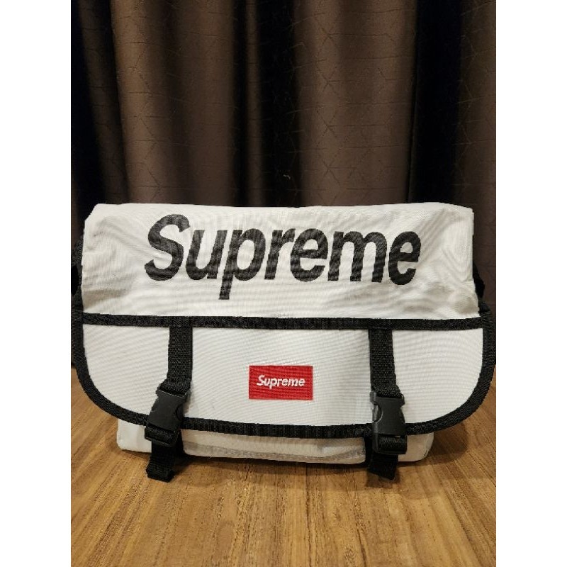 [USE] กระเป๋าสะพาย Supreme งานแฟชั่น