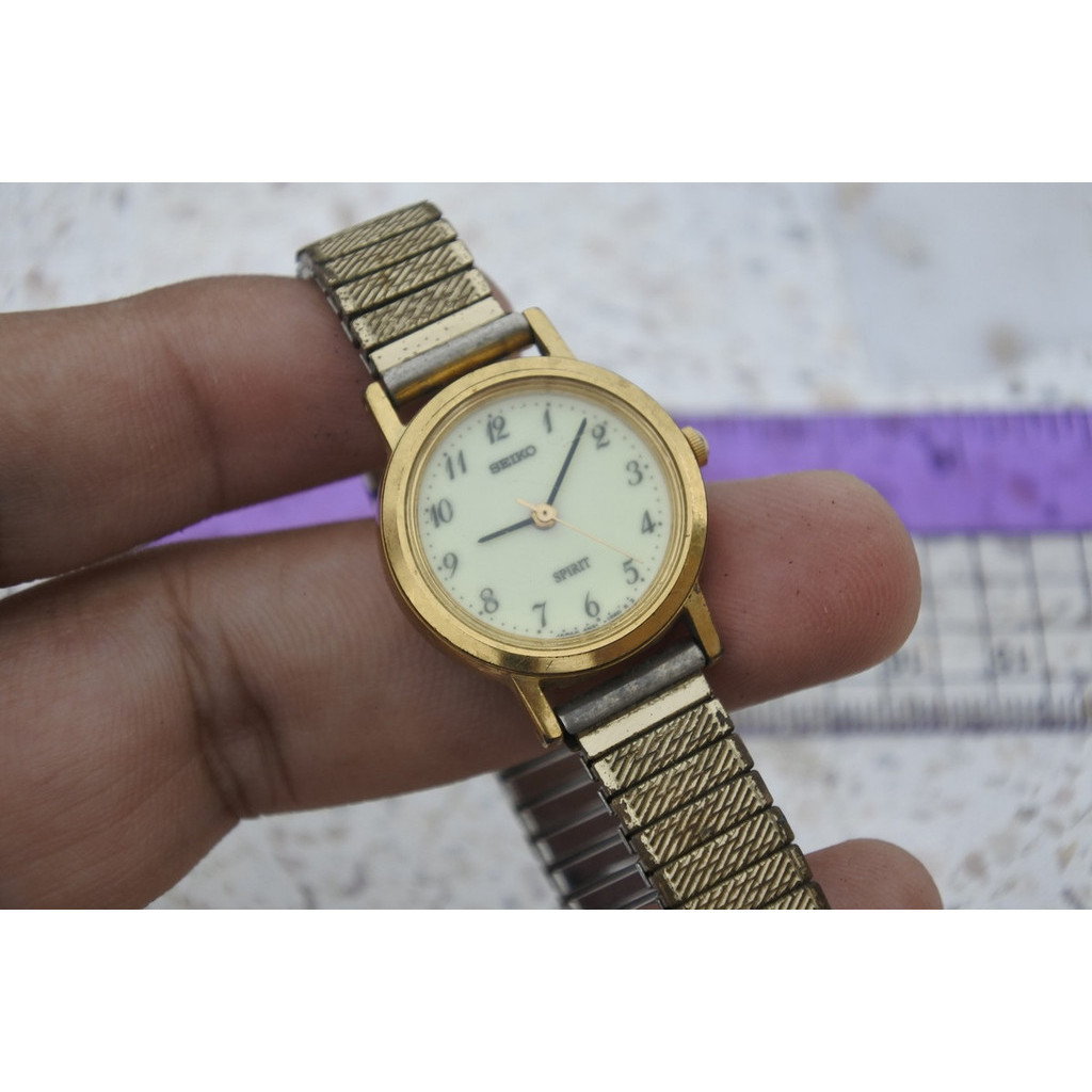 นาฬิกา Vintage มือสองญี่ปุ่น SEIKO ชุบทอง 4N21 0640 หน้าปัดเรืองแสง ผู้หญิง ทรงกลม Quartz ขนาด24mm ใช้งานได้ปกติ ของแท้