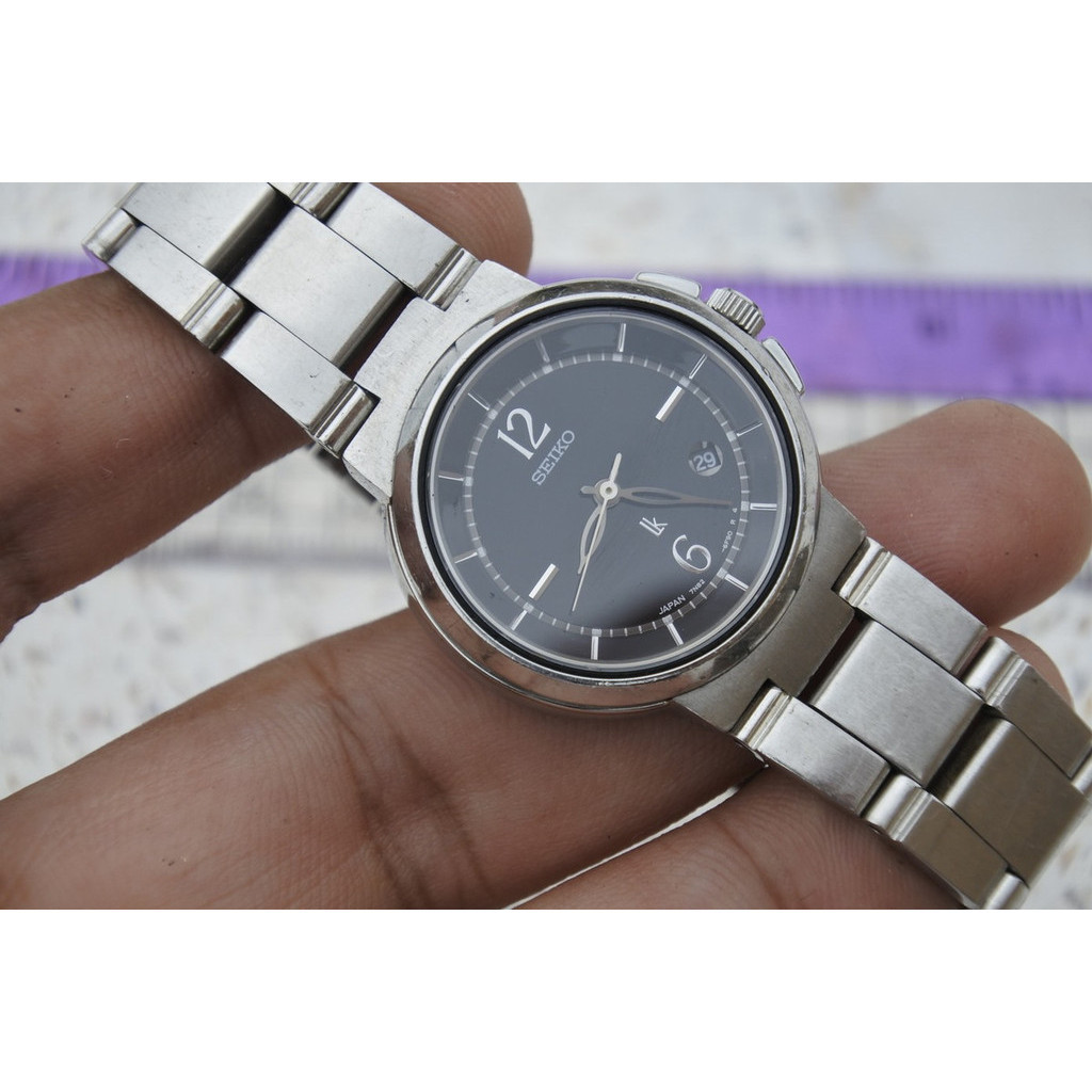 นาฬิกา Vintage มือสองญี่ปุ่น Seiko Lukia LK 7N82 6E00 หน้าดำ ผู้หญิง ทรงกลม ระบบ Quartz ขนาด25mm ใช้งานได้ปกติ ของแท้