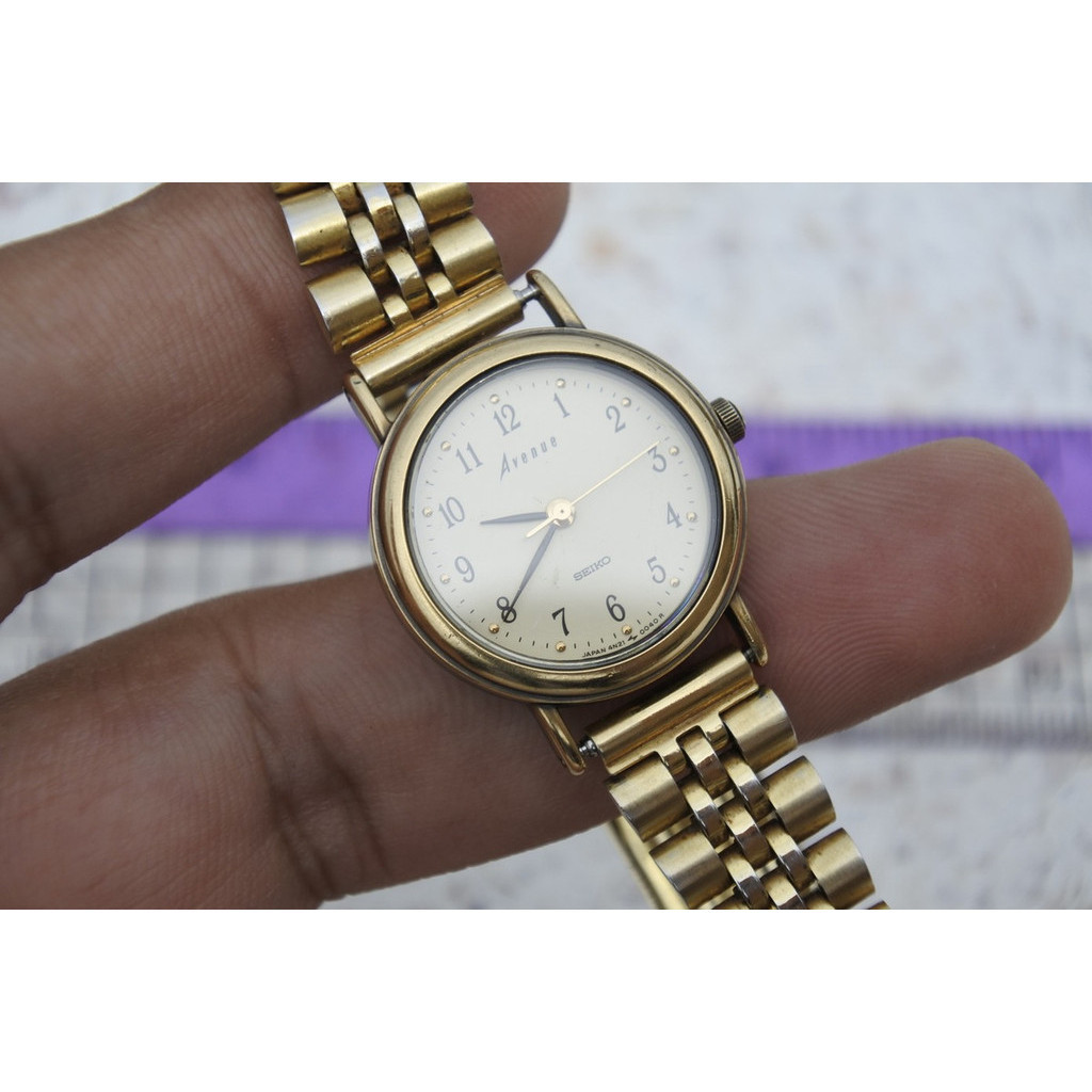 นาฬิกา Vintage มือสองญี่ปุ่น Seiko Avenue 4N21 0030 หน้าขาว ผู้หญิง ทรงกลม ระบบ Quartz ขนาด24mm ใช้งานได้ปกติ ของแท้