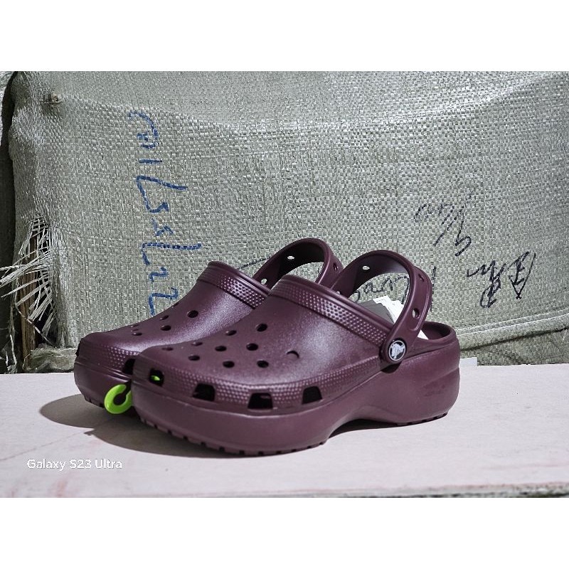 รองเท้าลำลองแฟชั่น สไตล์Crocs Classic Clog (Unisex)