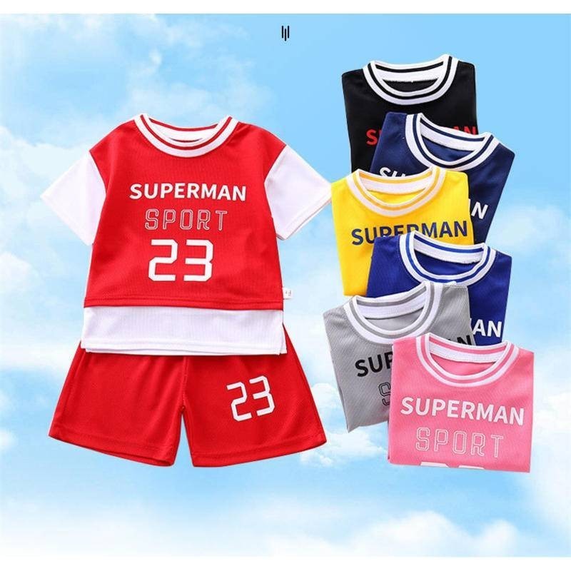 พร้อมสต็อกเด็กกีฬาชุดบาสเกตบอลแขนสั้นชุดปลอมสองชิ้นเสื้อยืดการฝึกอบรม ไม่มี แขน