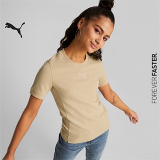 PUMA BASICS - เสื้อยืดคอกลมผู้หญิง HER Slim Tee สีเบจ - APP - 84983467