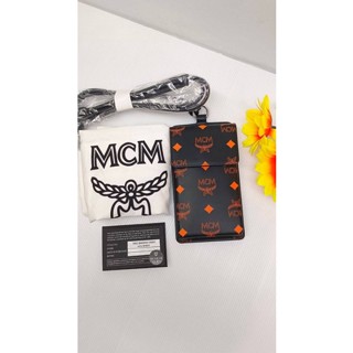 😎กระเป๋าใส่ของคล้องคอได้ 
💥💙New MCM LOGO PHONE LANYARD