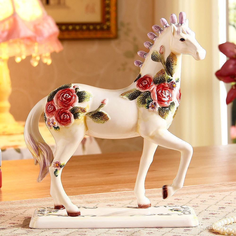 ห้องนั่งเล่นของตกแต่งบ้านตู้ไวน์ม้านำโชคตู้วางทีวีงานฝีมือเครื่องประดับม้าเซรามิกของขวัญบ้านใหม่สไตล