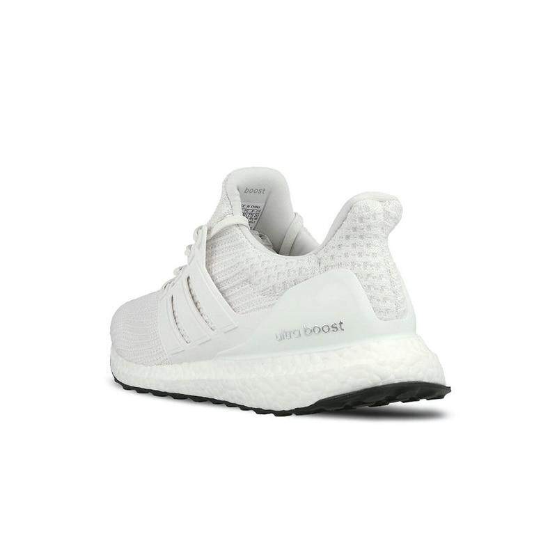 ♛☢สไตล์เดียวกันที่เคาน์เตอร์Adidas UltraBoost 4.0 Skateboard shoes Men's sports Outdoor running รองเ