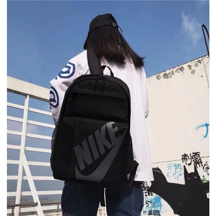☜♀◎NIKE Nike ของแท้กระเป๋านักเรียนสำหรับผู้ชายและผู้หญิงกระเป๋าสะพายหลังกีฬาสีดำความจุขนาดใหญ่กระเป๋าเดินทางกระเป๋าเป้สะ