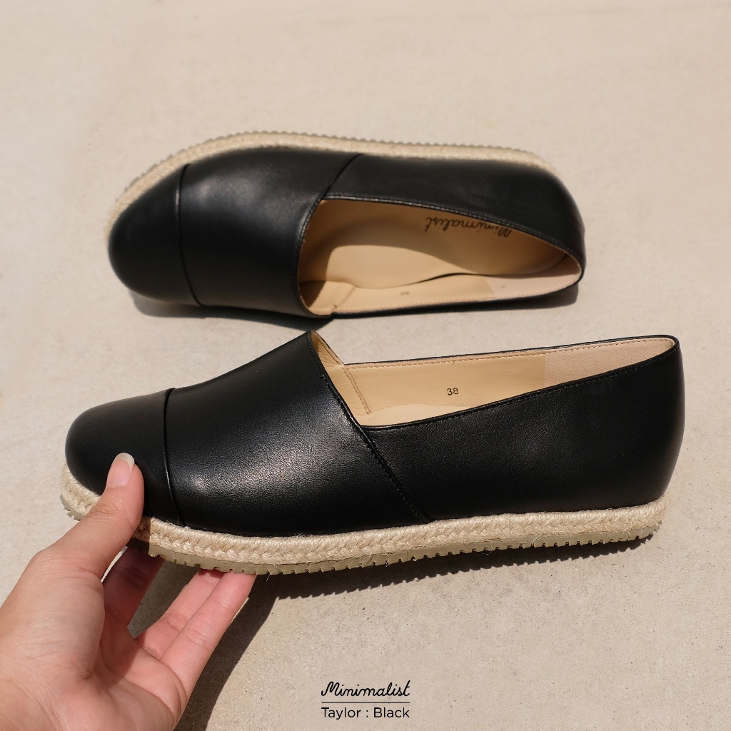 𝐌𝐈𝐍𝐈𝐌𝐀𝐋𝐈𝐒𝐓 รองเท้าหนังแกะ รุ่น Taylor (black) พื้นหนานุ่ม ซัพพอร์ตดี ลดปัญหารองช้ำ หน้าเท้ากว้างใส่ได้สบาย
