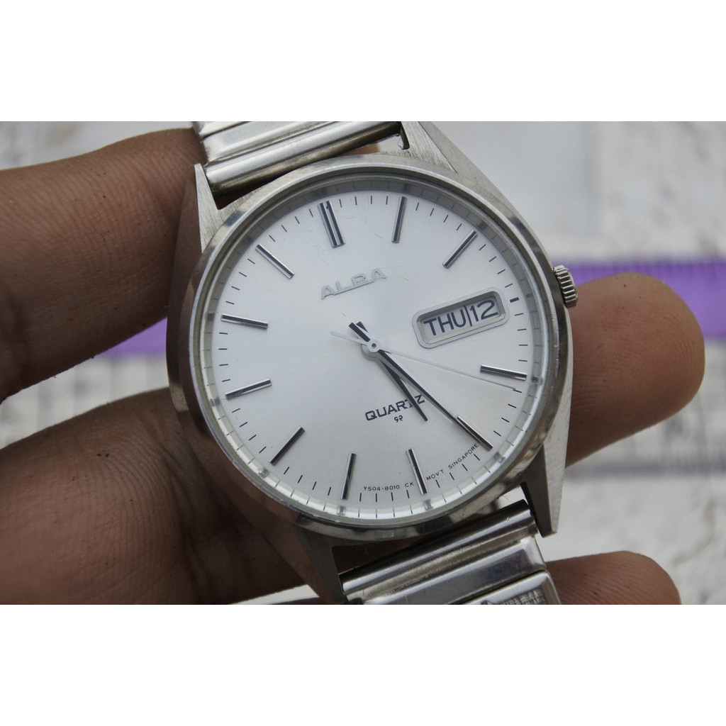 นาฬิกา Vintage มือสองญี่ปุ่น Alba Y504 8010 วันที่คันจิ ผู้ชาย ทรงกลม ระบบ Quartz ขนาด37mm ใช้งานได้ปกติ ของแท้