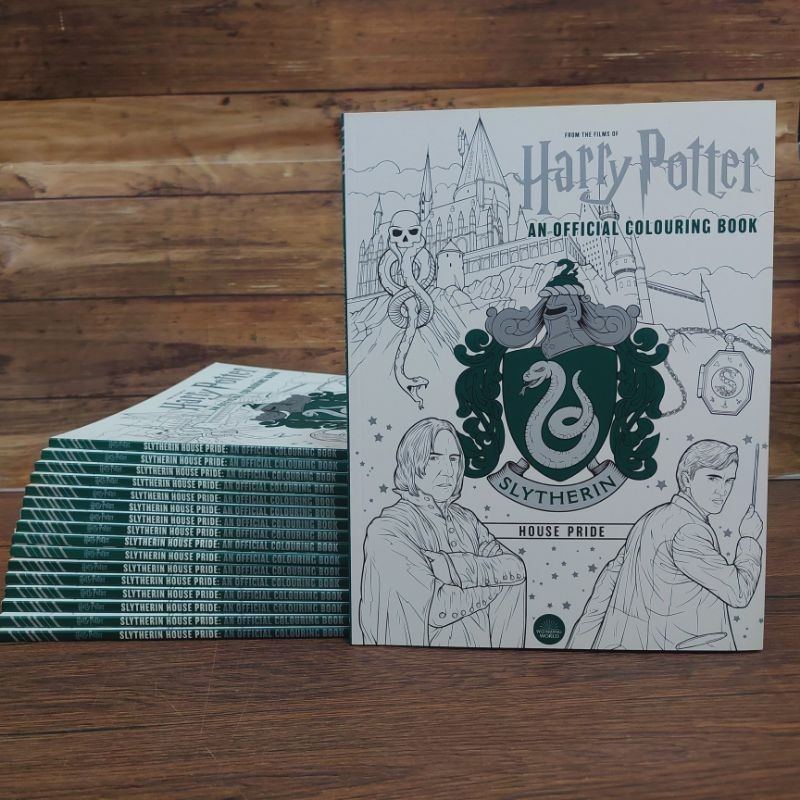 (New) Harry Potter an Official Coloring Book : slytherin House Pride