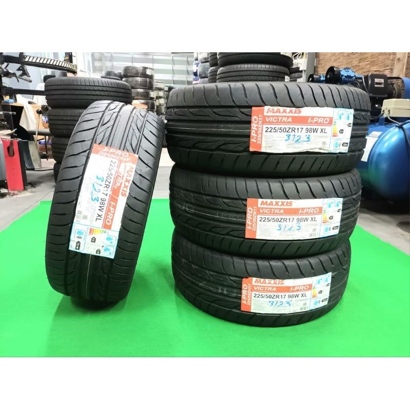 ยางใหม่ค้างปี 225/50R17 Maxxis Victra i-Pro ผลิตปี 2023 ประกันบวม  ปี พร้อมจุ๊บลม 4 ตัว จัดส่งฟรีมีเ