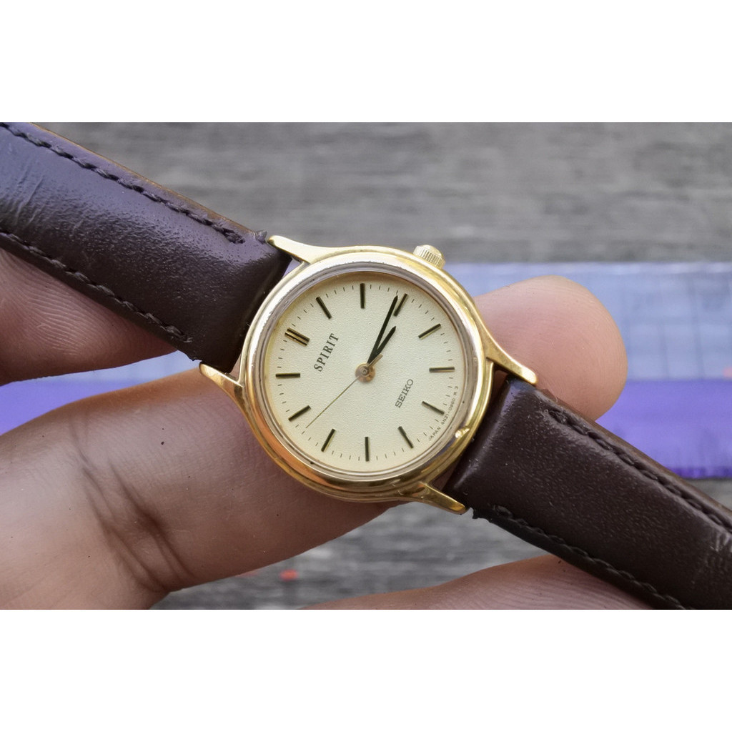 นาฬิกา Vintage มือสองญี่ปุ่น Seiko Gold Plated 4N21 0450 Yellow Dial ผู้หญิง ทรงกลม ระบบ Quartz ขนาด24mm