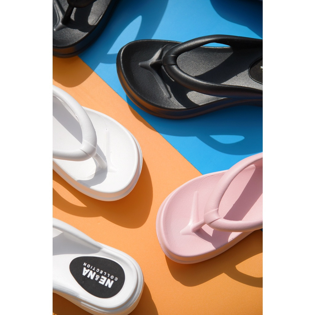 รองเท้าเเฟชั่นผู้หญิงเเบบเเตะสวมส้นเตี้ย No. 5012  NE&NA Collection Shoes