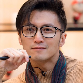 แว่นกรองแสง Nicholas Tse แว่นตากรอบสีดำแบบเดียวกันสำหรับผู้ชายกระจกคอมพิวเตอร์ป้องกันรังสีป้องกันแสงสีฟ้าแบบอินเทรนด์แว่นสายตาสั้นเปลี่ยนสีกรอบแว่นแบน