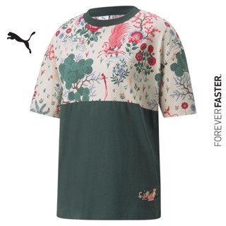 PUMA PRIME/SELECT - เสื้อยืดผู้หญิง PUMA x LIBERTY Printed สีเขียว - APP - 53288680