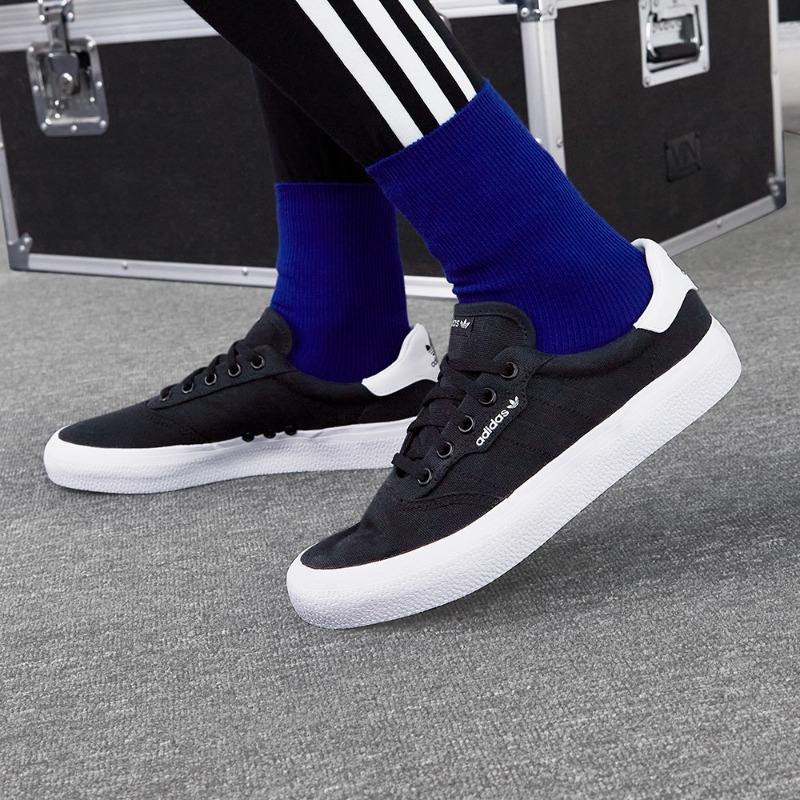 ○ร้านค้าอย่างเป็นทางการของ Adidas Adidas Clover 3MC รองเท้าสเก็ตบอร์ดผ้าใบกีฬาคลาสสิกสำหรับผู้ชายและผู้หญิง