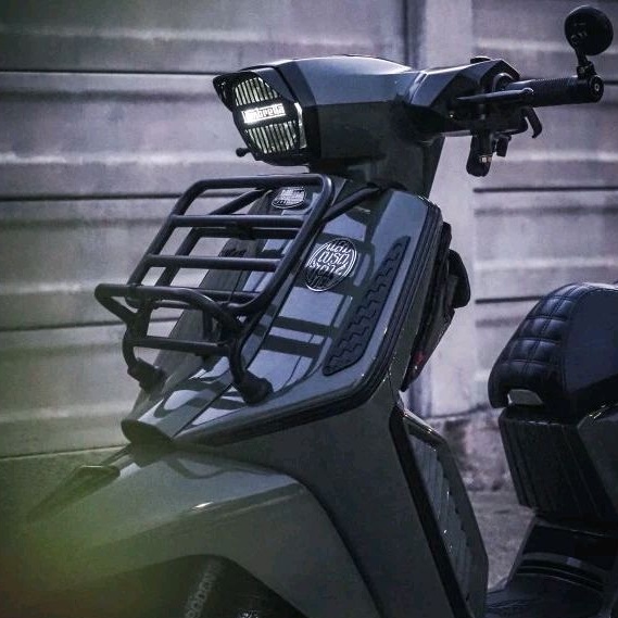 หล่อลุย! ตะแกรง หน้า พับสปริง Lambretta X300 X200 X250 หนา ดีไซน์ สวย ลงตัว ติดกระเป๋า ติดไฟได้ ติดตั้งง่าย : Pocenti

<p>“><center></p>
<h4></h4>
<p><p><font color=