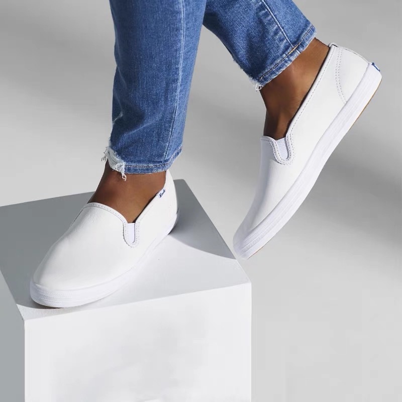 Keds (ฟรีถุงเท้าสองคู่) CORE S/O รองเท้าลําลอง สีขาว แฟชั่นคลาสสิก สําหรับผู้หญิง