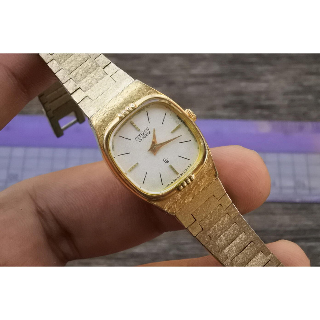 นาฬิกา Vintage มือสองญี่ปุ่น Citizen Gold Plated หน้าขาว ผู้หญิง ทรงสี่เหลี่ยม ระบบ Quartz ขนาด20mm ใช้งานได้ปกติ
