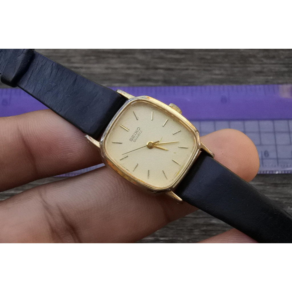 นาฬิกา Vintage มือสองญี่ปุ่น SEIKO ชุบทอง 5421 5180 หน้าขาว ผู้หญิง ทรงสี่เหลี่ยม ระบบ Quartz ขนาด22mm ใช้งานได้ปกติ
