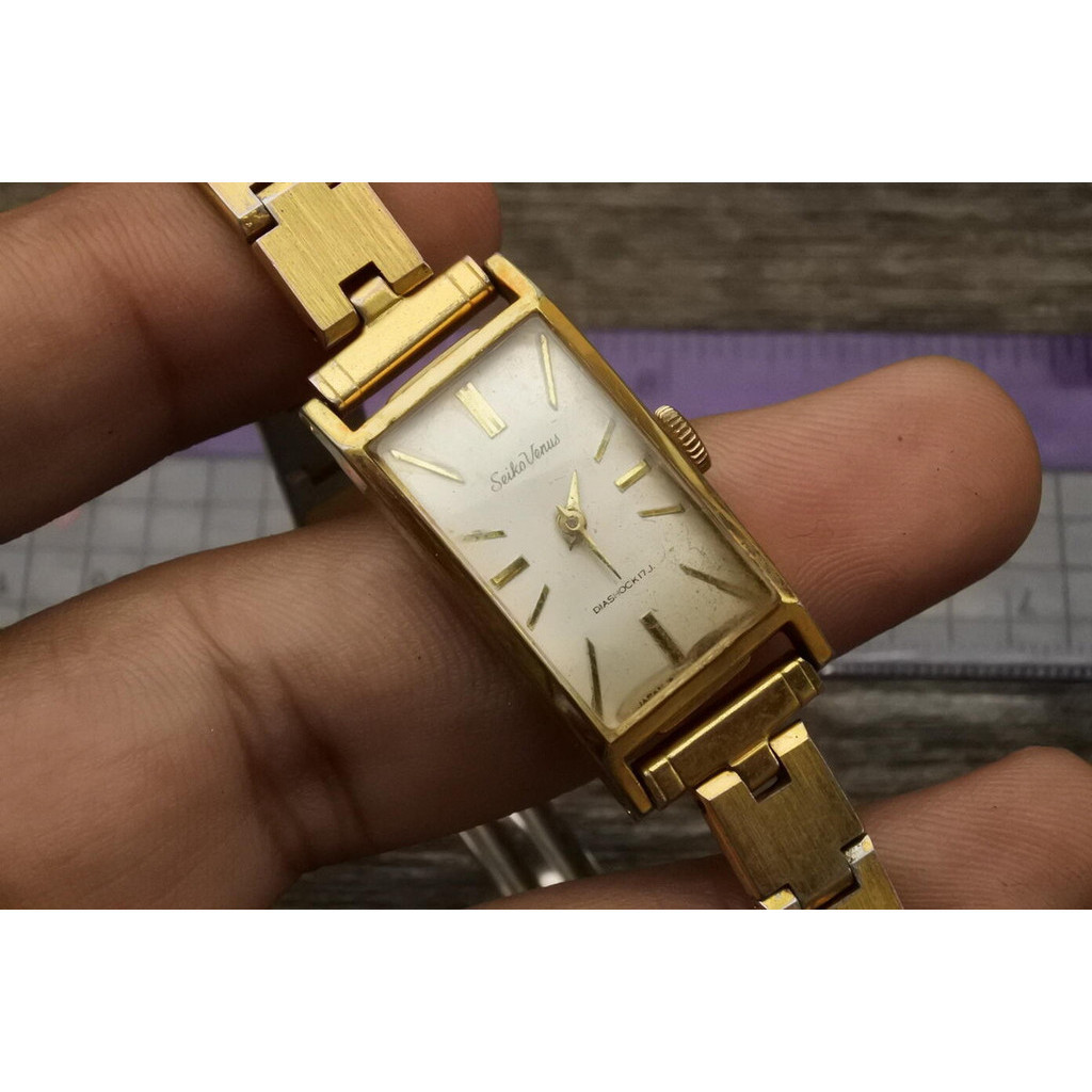 นาฬิกา Vintage มือสองญี่ปุ่น Seiko Venus Gold Plated 19 3040 ผู้หญิง ทรงสี่เหลี่ยมTank ระบบ ไขลาน ขนาด17mm ใช้งานได้ปกติ