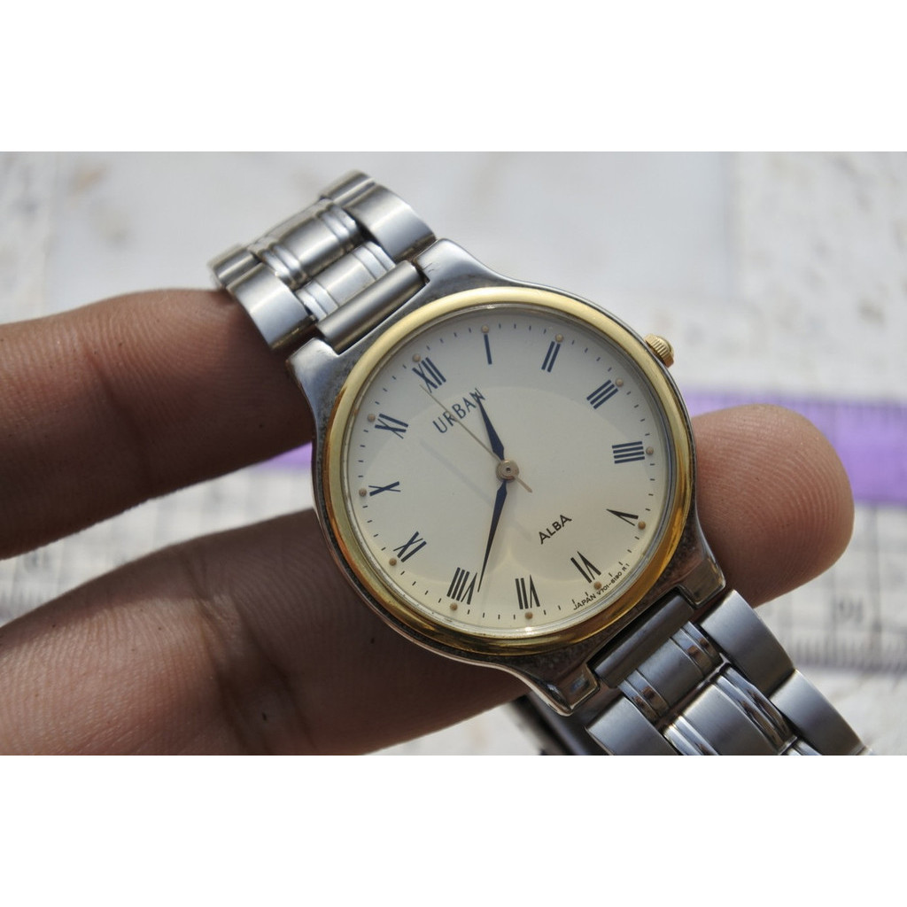 นาฬิกา Vintage มือสองญี่ปุ่น Alba Urban V701 6160 หน้าปัดตัวเลขโรมัน ผู้ชาย ทรงกลม Quartz ขนาด31mm ใช้งานได้ปกติ ของแท้