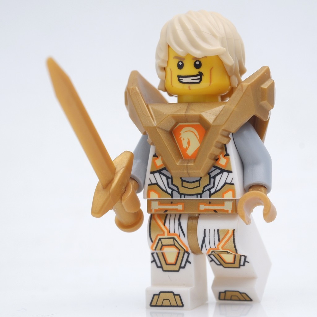 LEGO Lance Gold Armor Nexo Knights *new