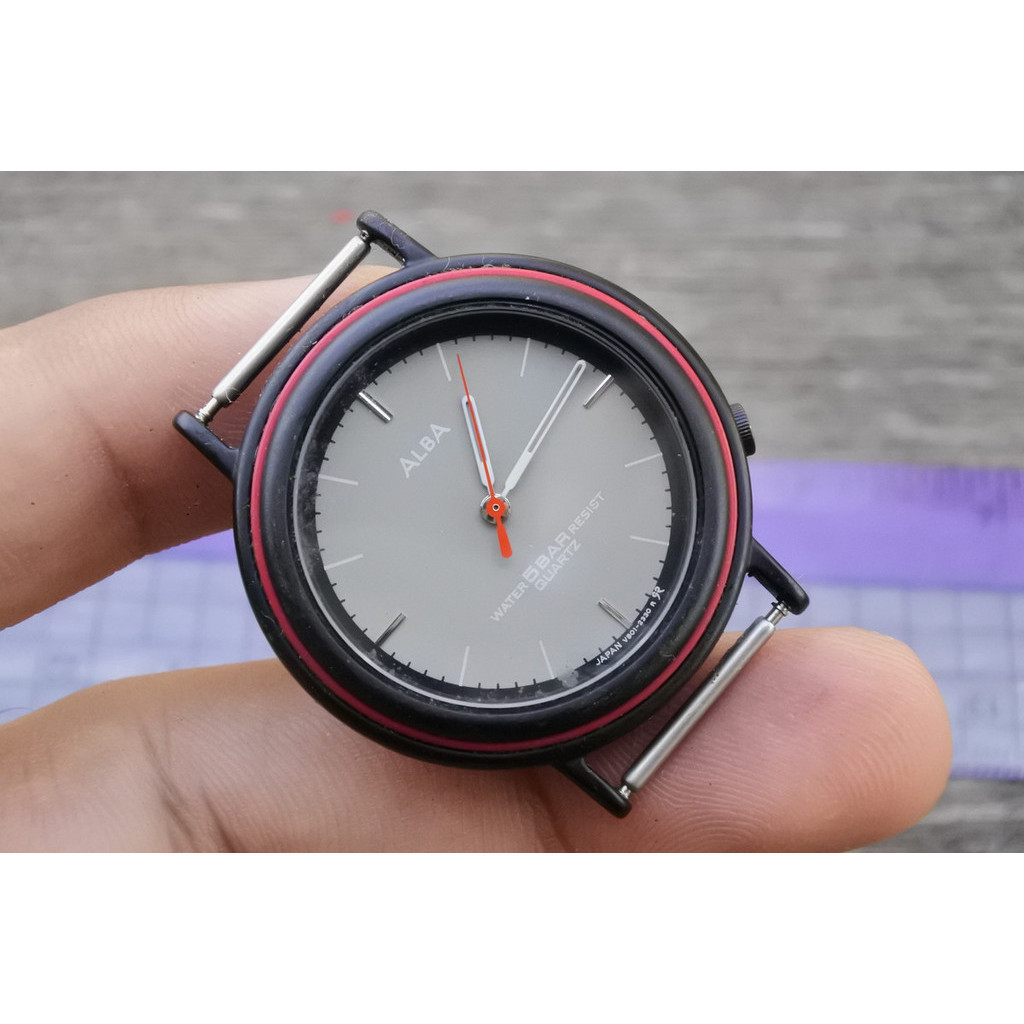 นาฬิกา Vintage มือสองญี่ปุ่น Alba V801 0670 Gray Dial ผู้ชาย ทรงกลม ระบบ Quartz ขนาด32mm