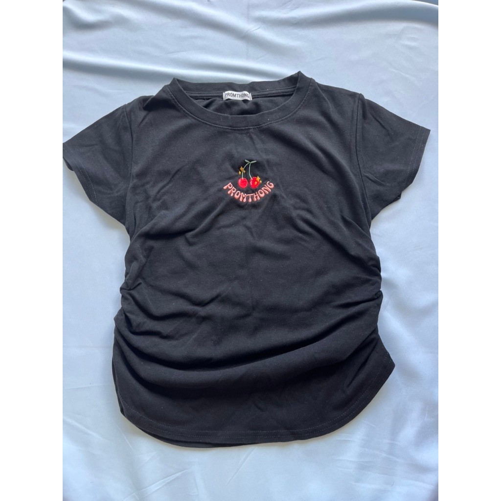 ส่งต่อเสื้อผ้ามือสอง เสื้อPromthong