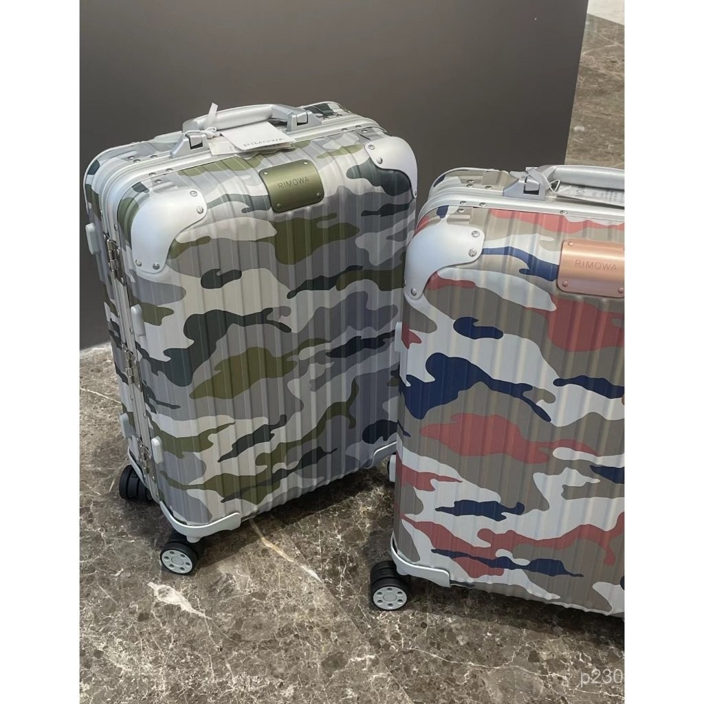 พนักงานต้อนรับบนเครื่องบิน ❤️ กระเป๋าเดินทาง RIMOWA ของแท้ 21 นิ้ว รุ่นลิมิเต็ดอิดิชั่น ลายพราง 98% 