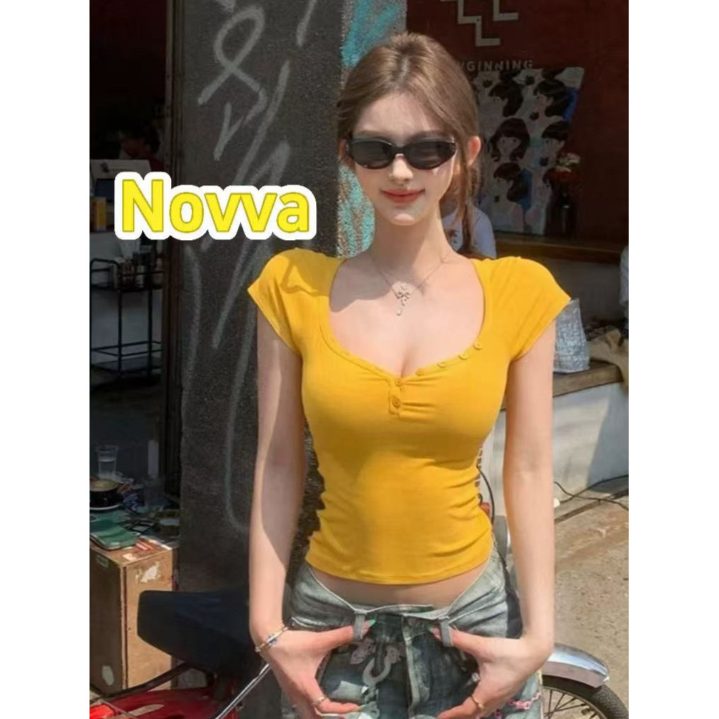 ส่งไวจากไทย มีสีให้เลือกมากมาย สีพื้น สาวร้อนแรง เสื้อยืดผู้หญิง  ทรงสลิมฟิต Novva