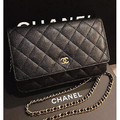 Second-hand CHANEL WOC Classic Diamond Caviar Lychee Slanted