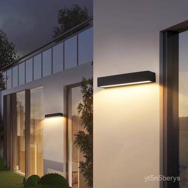 ไฟผนังภายนอกกันน้ำ ไฟสวนพลังงานแสงอาทิตย์ ไฟผนังด้านข้างประตูวิลล่า ไฟผนังทางเข้าตกแต่งเรียบง่ายระดั