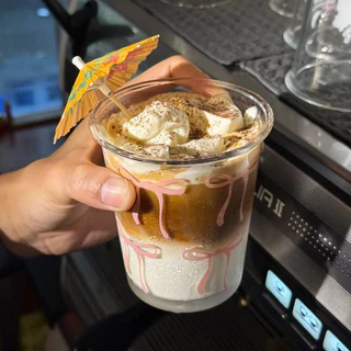 MAYA Coffee แก้วกาแฟ 350ml แก้วน้ำลายโบว์สีชมพู เนื้อหนาพิเศษ แก้วมัทฉะ สำหรับร้านกาแฟ R0AS