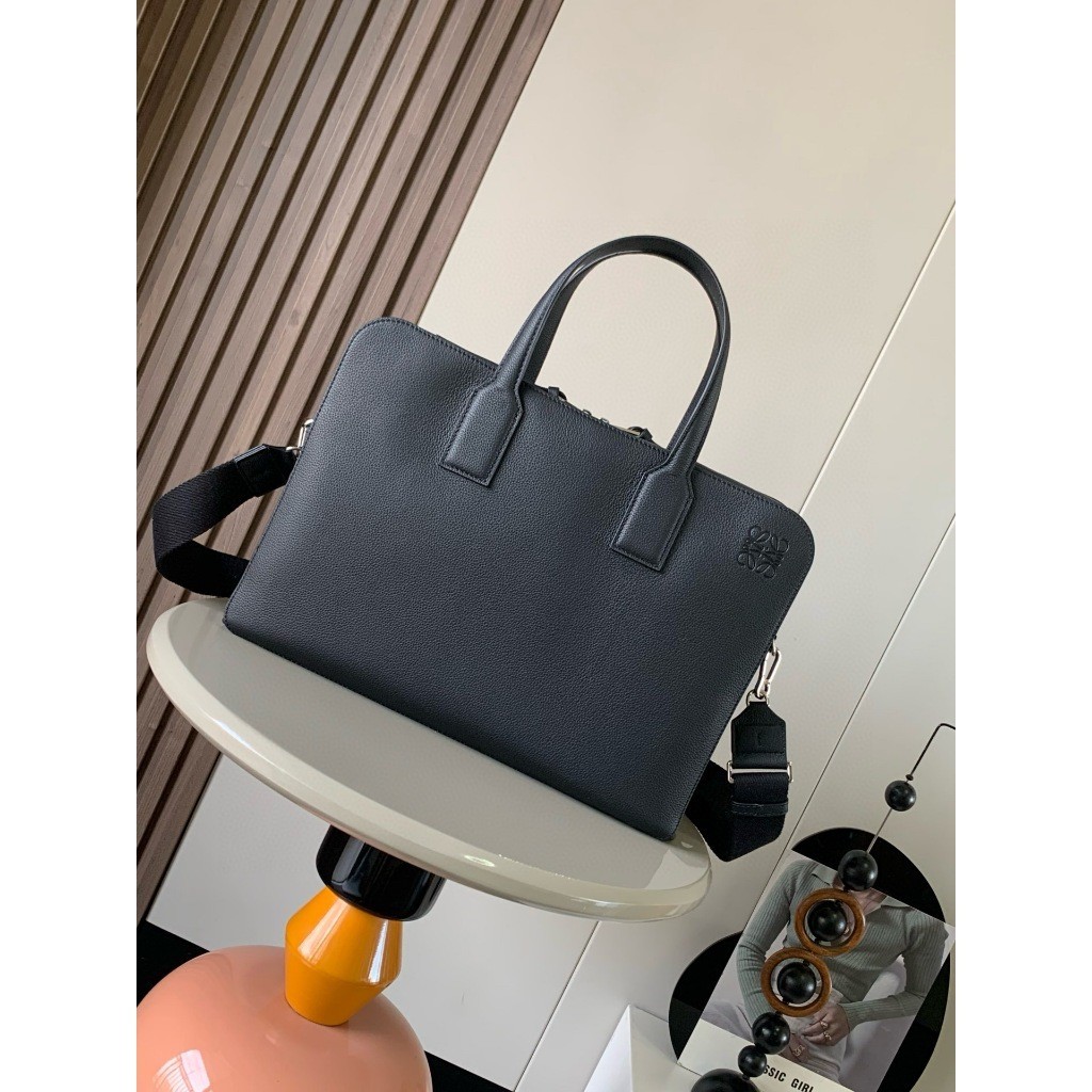 Pre order ราคา8800 Loewe 9081 Goya กระเป๋าเอกสาร Briefcase หนังวัว Size38*27*8cm